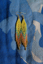 Load image into Gallery viewer, íxp̓a : good tasting. 24k gold and peach moonstone