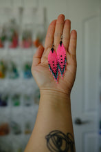 Load image into Gallery viewer, ’ik̓áiqela ḡʷísdu- happy colour (pink)